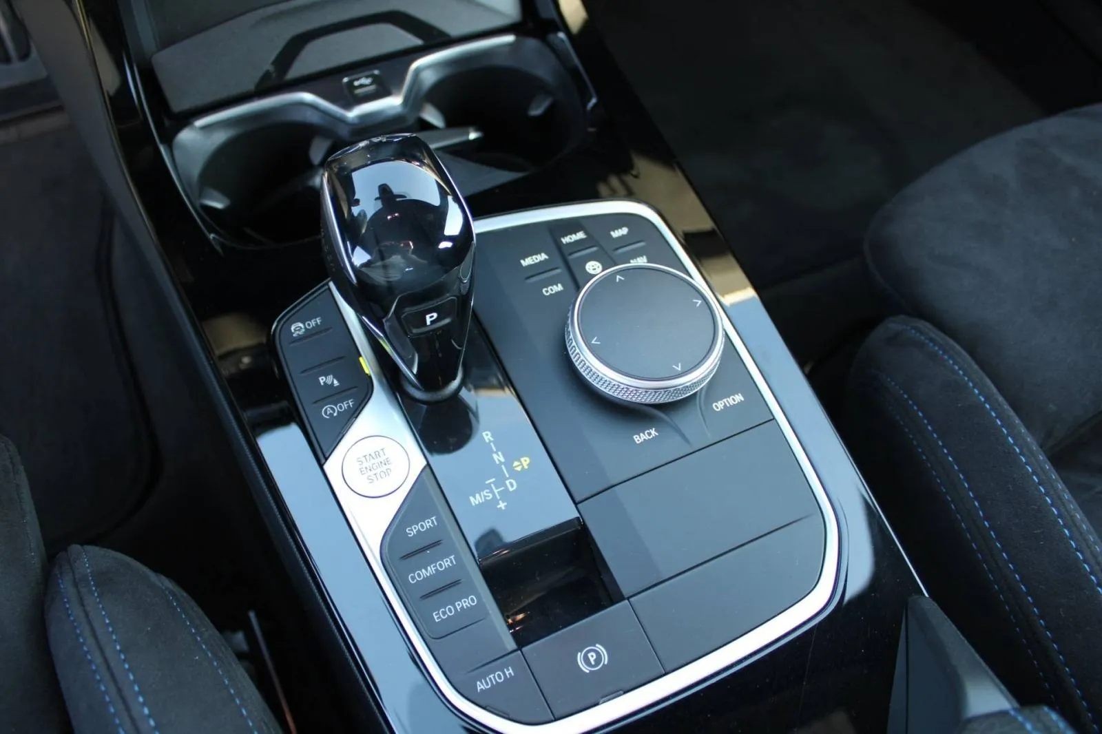 bmw serija 1 118i m paket *harman kardon, led, navigacija, kamera* - slika 17