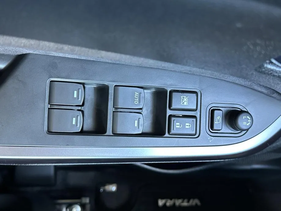 suzuki vitara 1,4 glx elegance hybrid at dostupno odmah!!! - slika 12