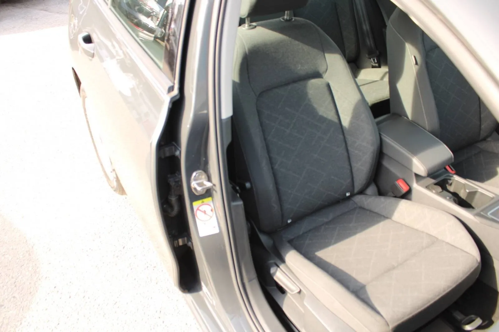 vw golf viii 1.0 etsi dsg - slika 19