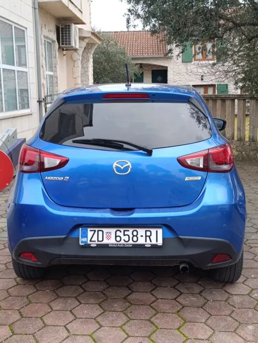 mazda 2 d21 - slika 2