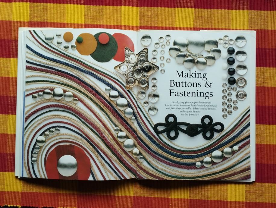 joyce whittemore - the book of buttons - slika 9