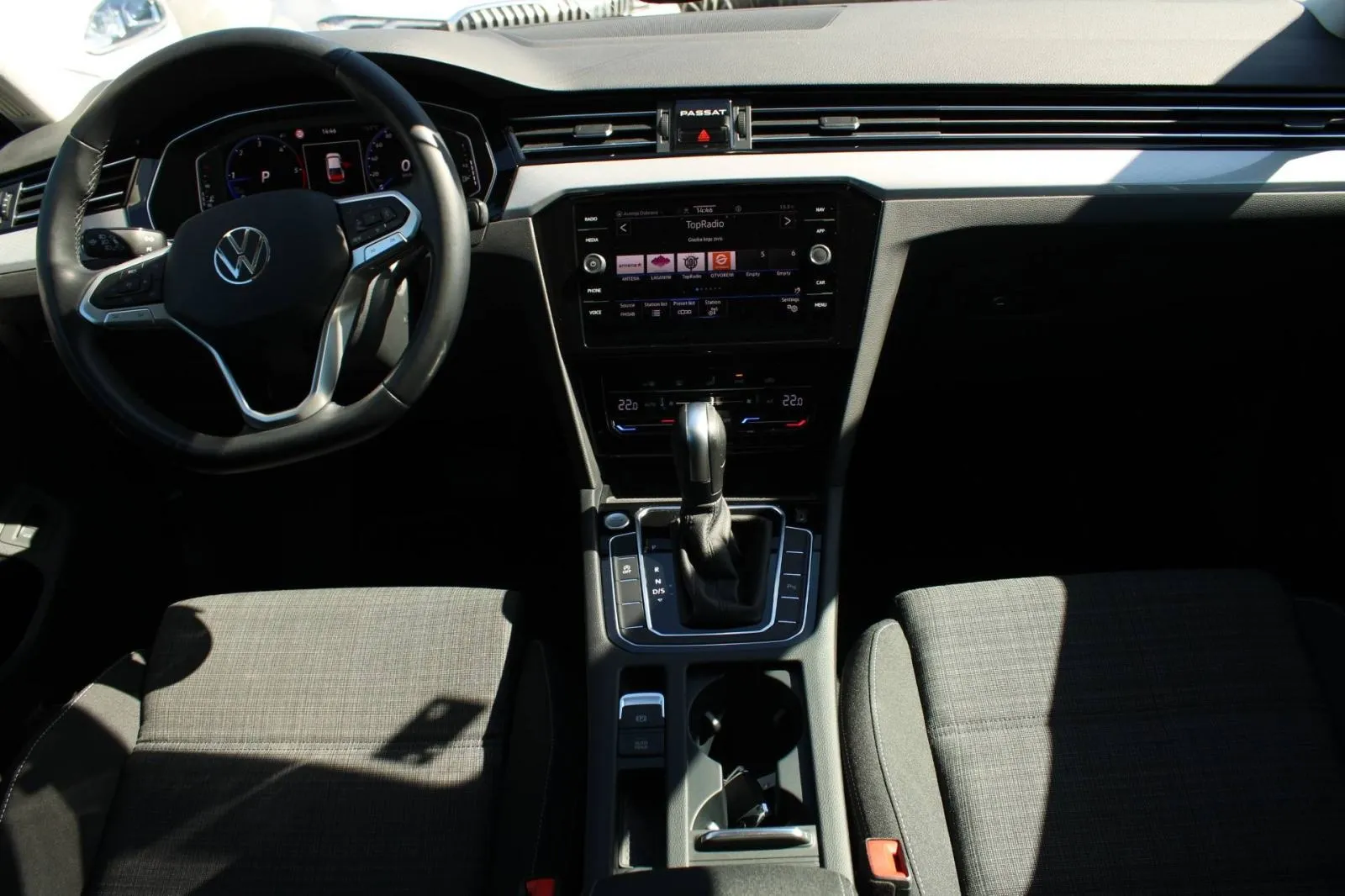 vw passat 2.0 tdi dsg *led, navigacija, kamera* - slika 24