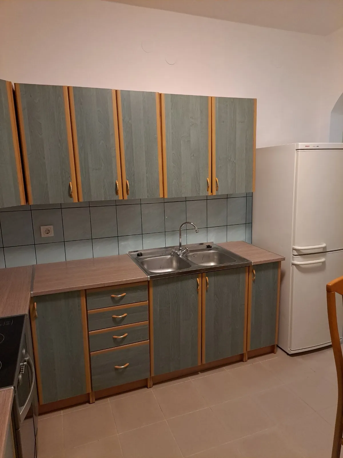 iznajmljujem potpuno uređen i opremljen stan 70m2 u centru bjelovara - slika 4