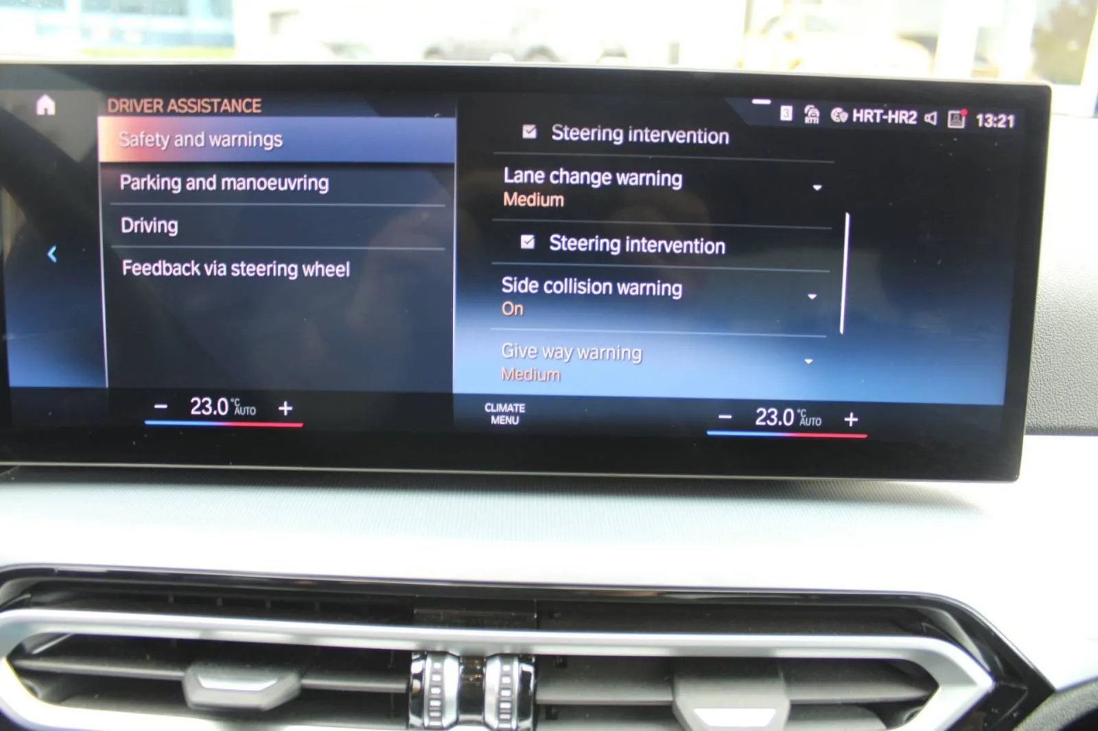 bmw serija 3 320d xdrive automatik m-paket *led, head-up, kamera, navi - slika 22
