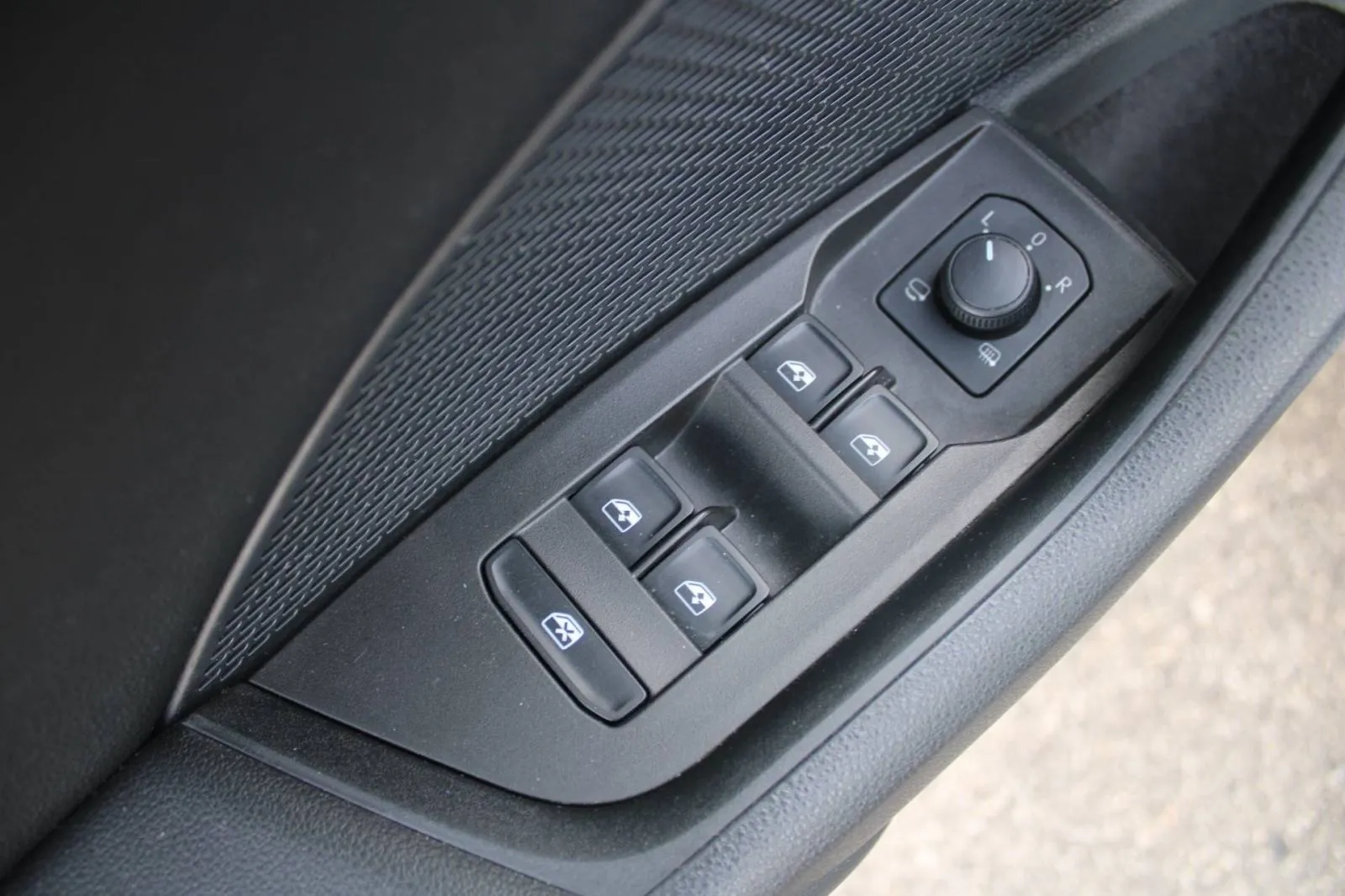 škoda octavia combi 2.0 tdi dsg 150ks *led, navigacija* - slika 14