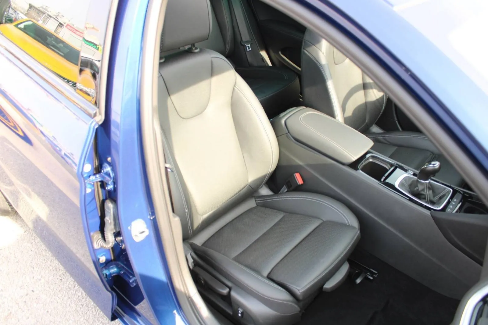 opel insignia grand sport 1.5d ultimate *bose, led, navigacija, kamera - slika 13