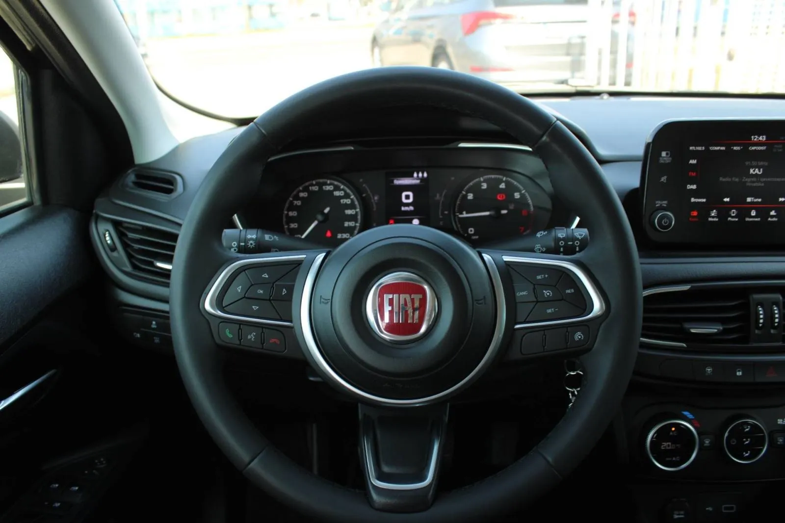 fiat tipo sw 1.0 t3 - slika 13