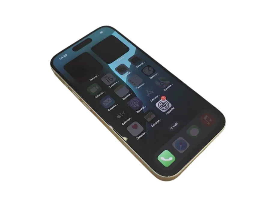 iphone 15 128gb / garancija do 04/2026 / r1, rate! - slika 3