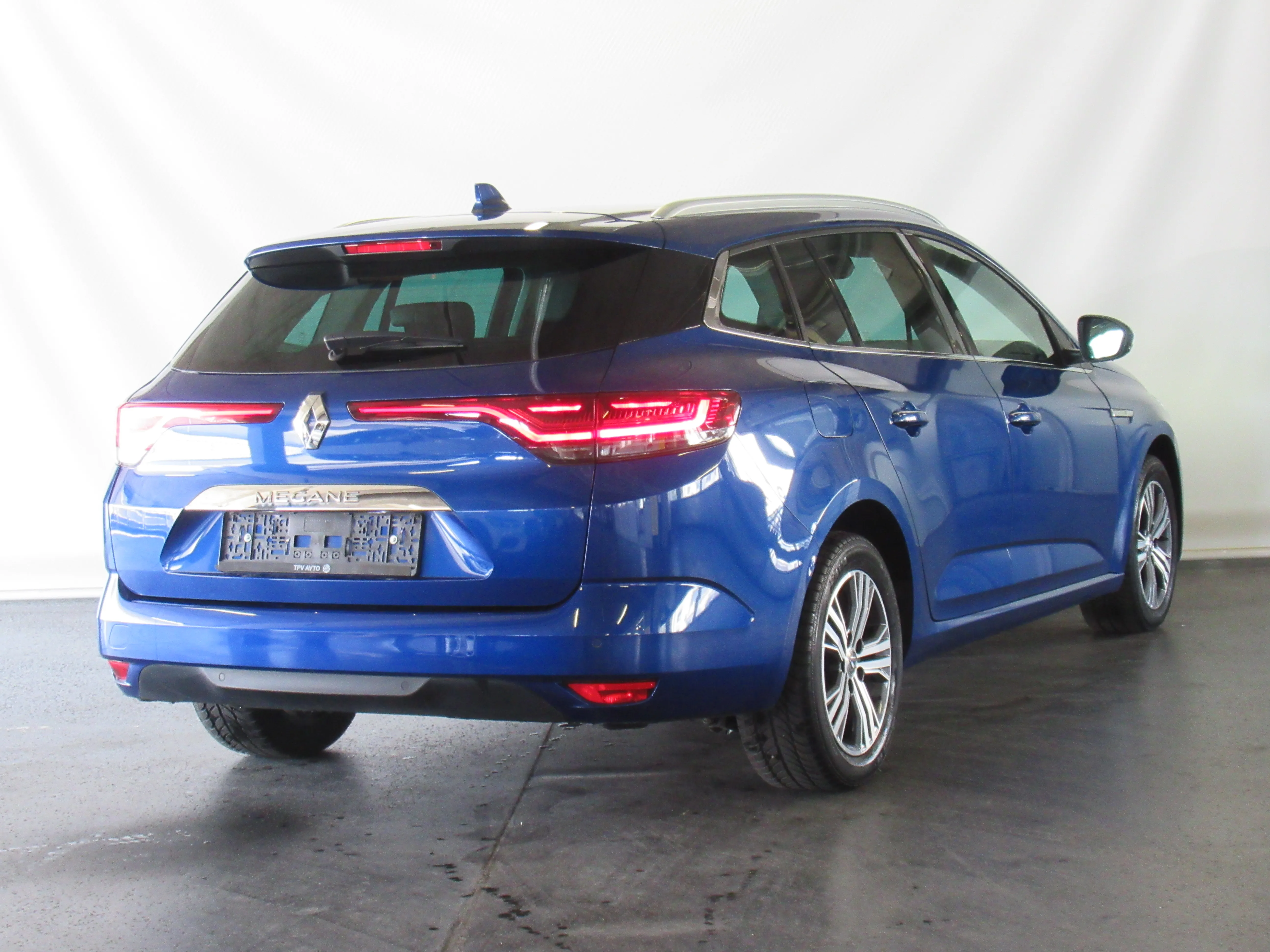 renault megane intens dci 115 edc -slo. 1 lastn. samo 23.500 km - slika 2