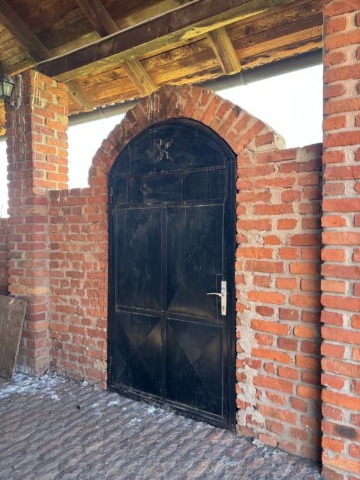 poslovna zgrada: kneževi vinogradi, destilerija i kušaona, 2500 m2 - slika 15