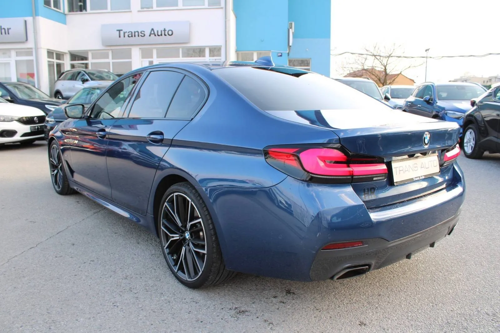 bmw serija 5 530 xdrive m-paket *led, navigacija, kamera* - slika 7