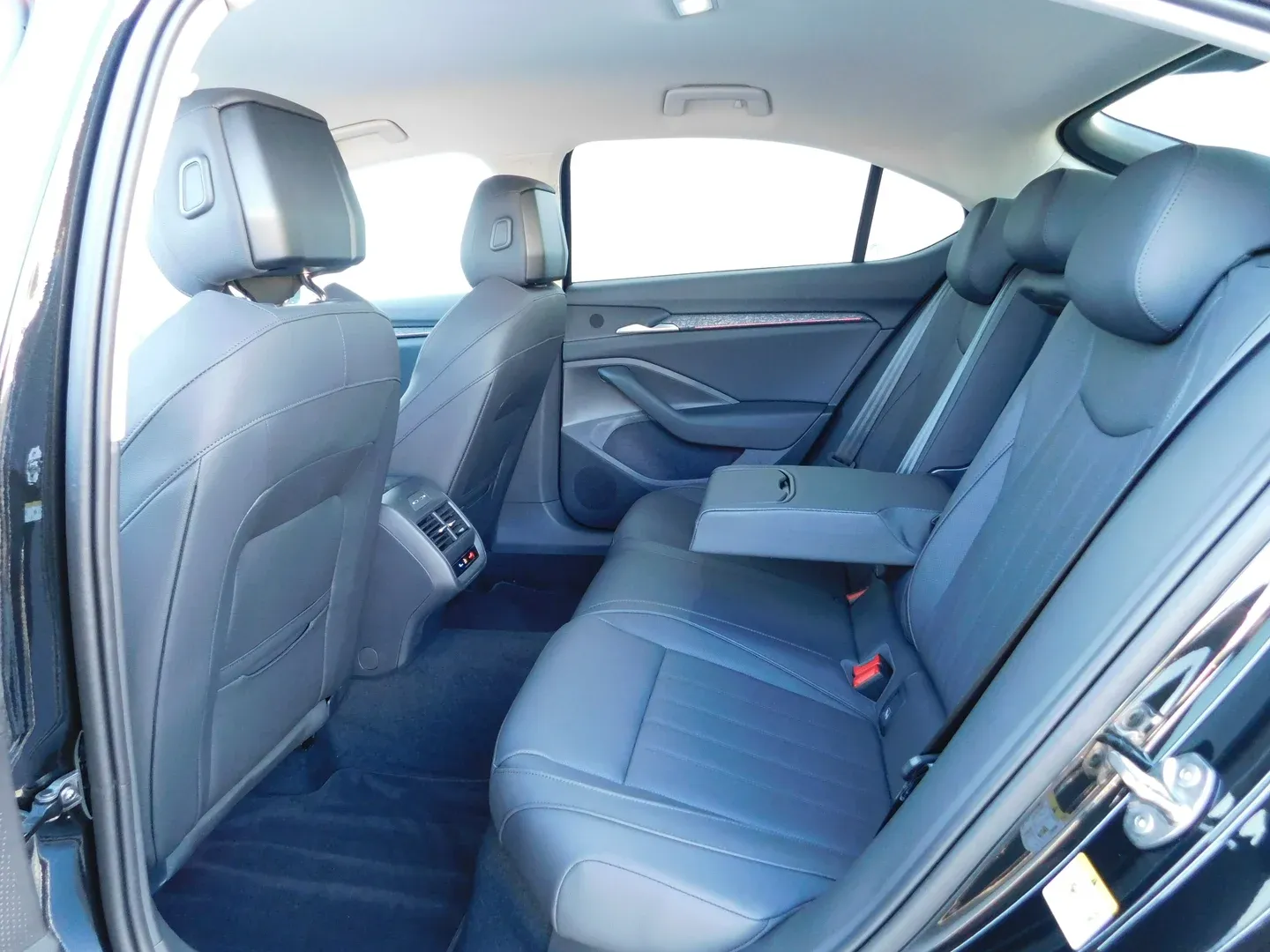11379 škoda superb selection 2.0 tdi dsg - slika 11