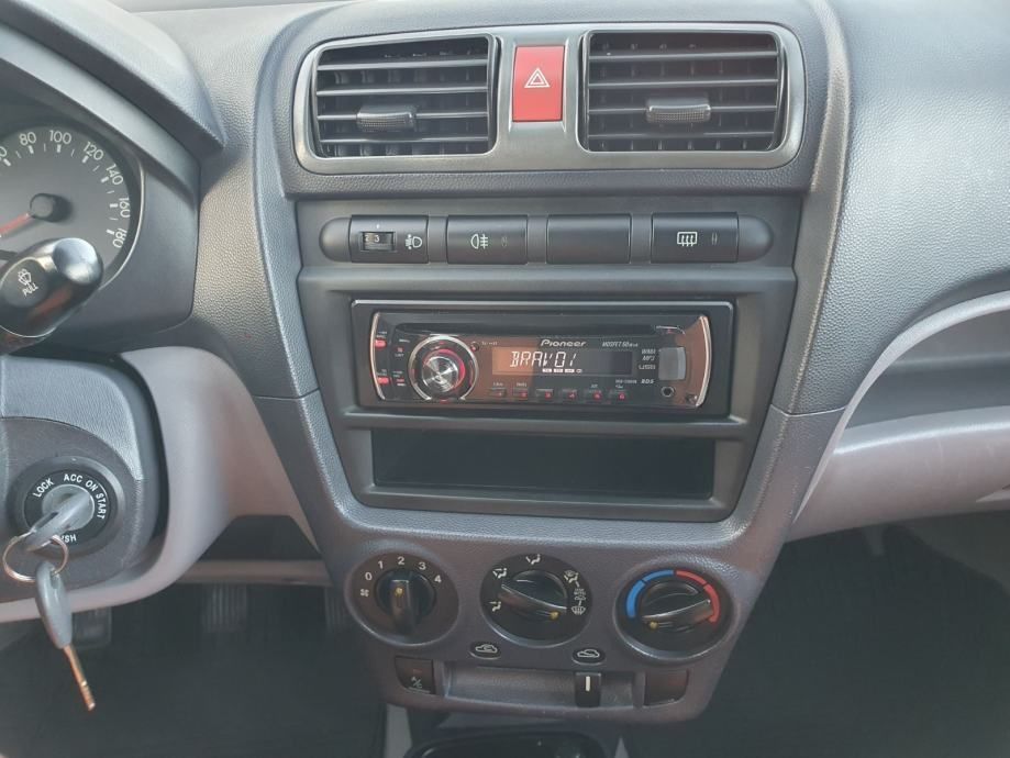 kia picanto 1,0, 2007 god,112000 km,klima.kartice - slika 12