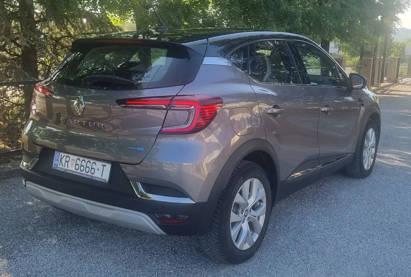 renault captur e-tech - slika 2