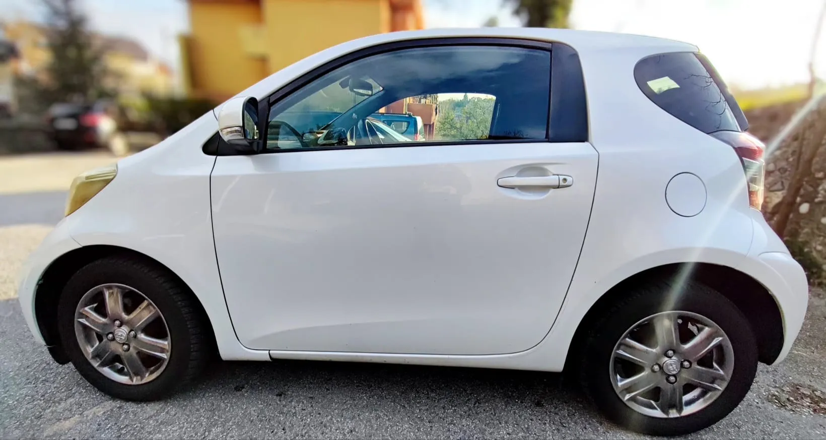 toyota iq+ - slika 1