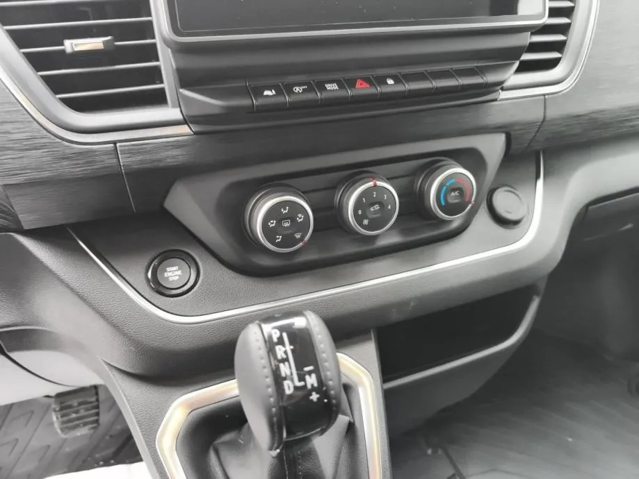 renault traffic passenger grand intens dci 170 automatik - slika 14
