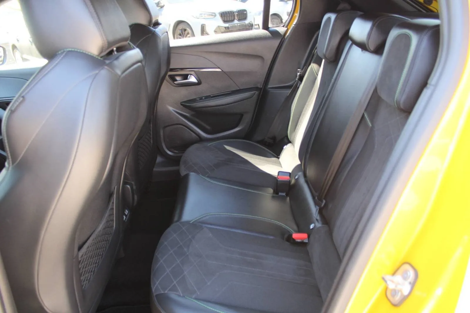 peugeot 208 1.2 130ks gt line automatik *panorama,led,kamera* - slika 15