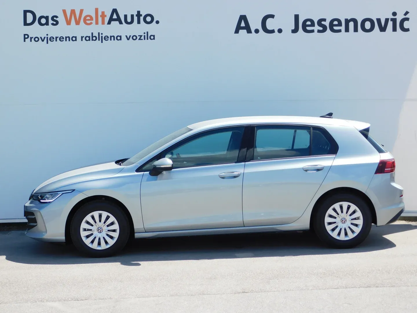 12817 volkswagen golf 8 2.0 tdi - slika 6