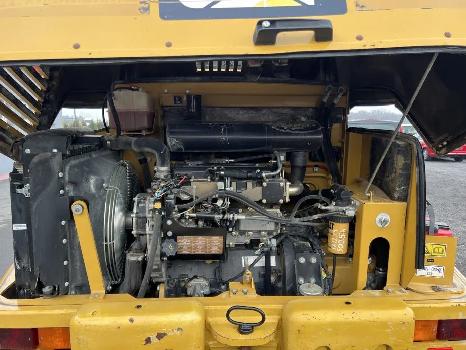 utovarivač cat 914g - slika 14