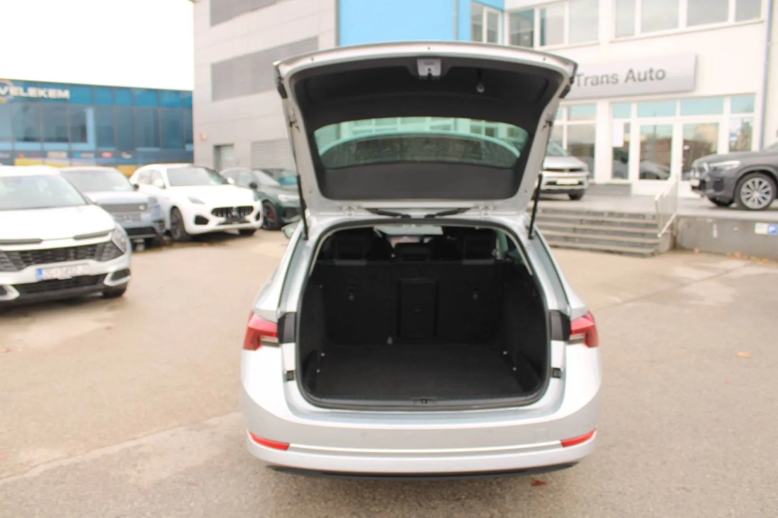 škoda octavia combi 2.0 tdi dsg 150ks *led, navigacija* - slika 12