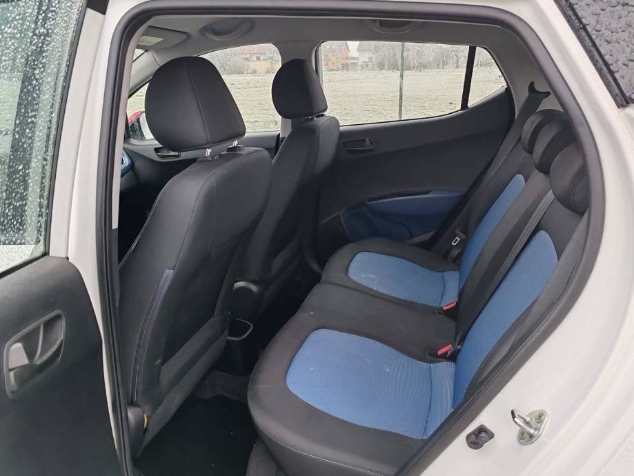 hyundai i10 1,0 2015 god,55000 km,klima,kartice - slika 9