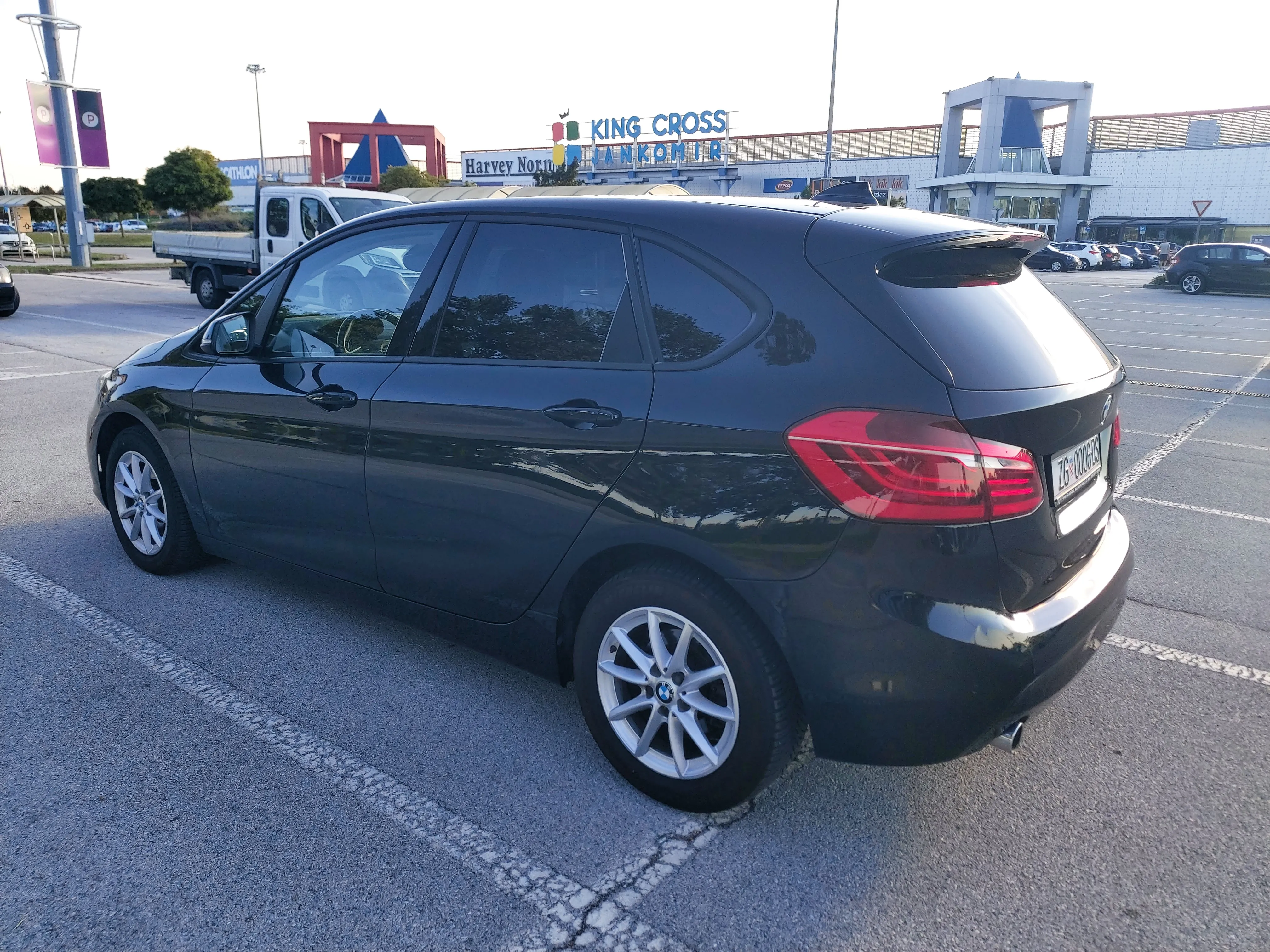 bmw 2 a.tourer 216d koža navi top stanje - slika 3