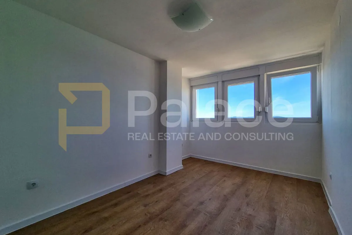 dvosoban renovirani stan na baldekinu, šibenik, 62 m2 - slika 4