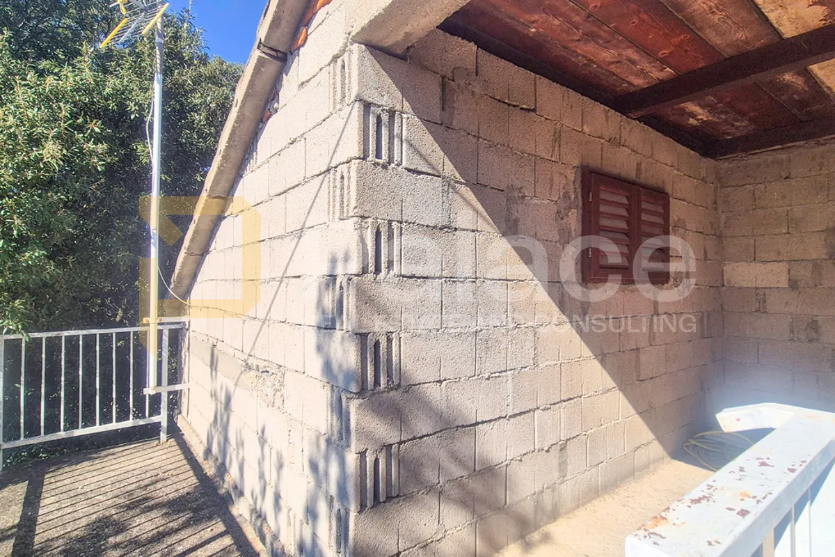samostojeća prizemnica s potkrovljem i vrtom, brodarica 159 m2 - slika 11