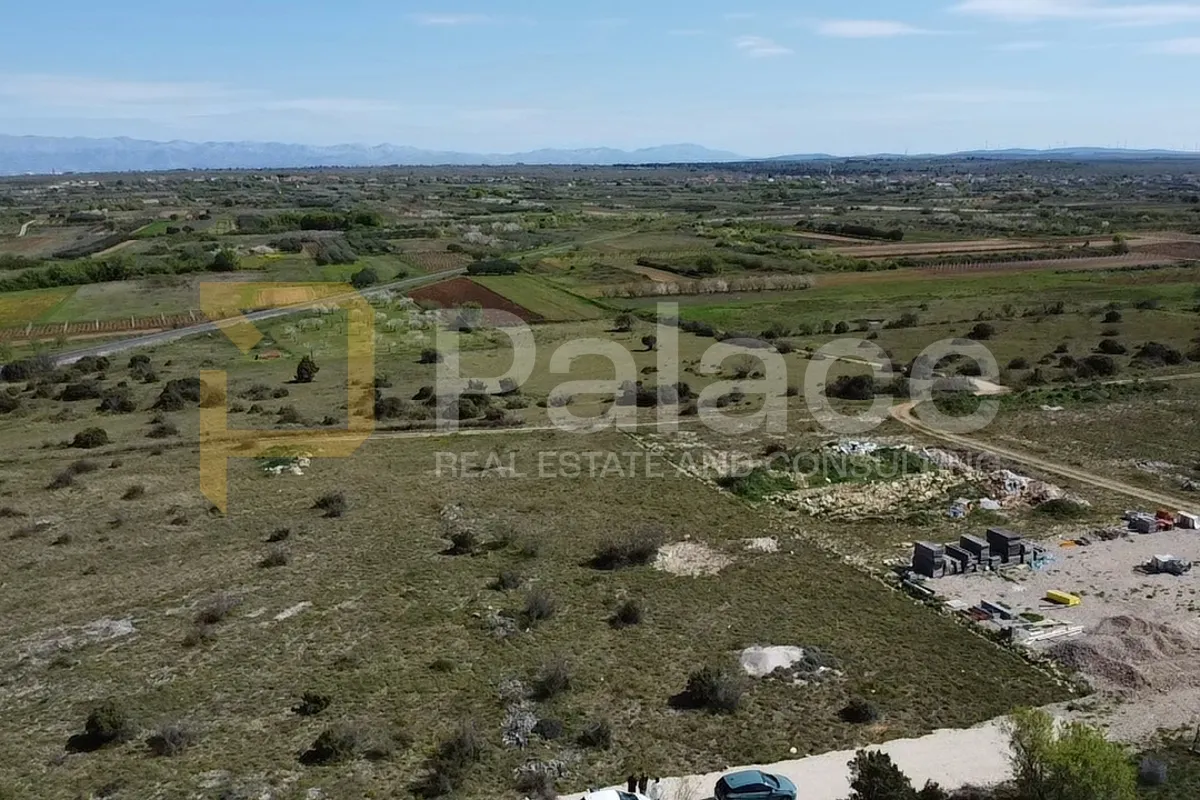 Prkos : Građevinsko zemljište 2400 m2 - Prkos, Škabrnja