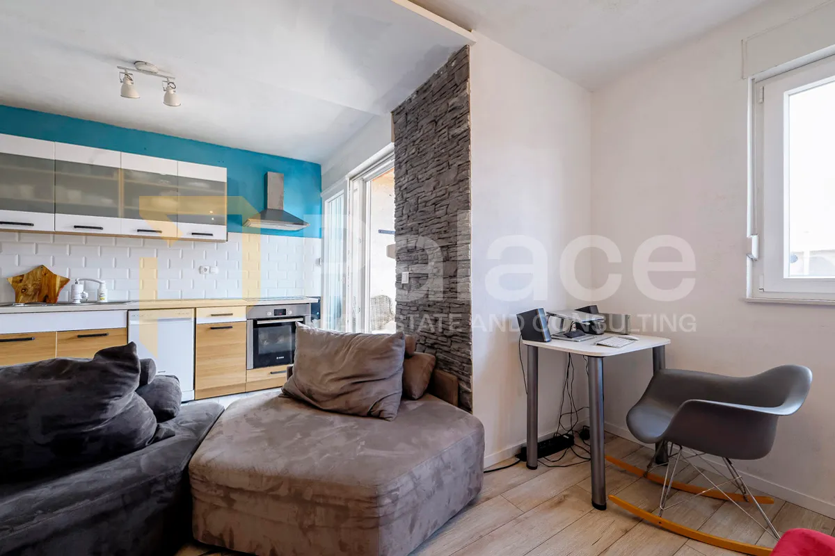 moderan, renoviran stan lijepog tlocrta u centru šibenika, 71 m2 - slika 11