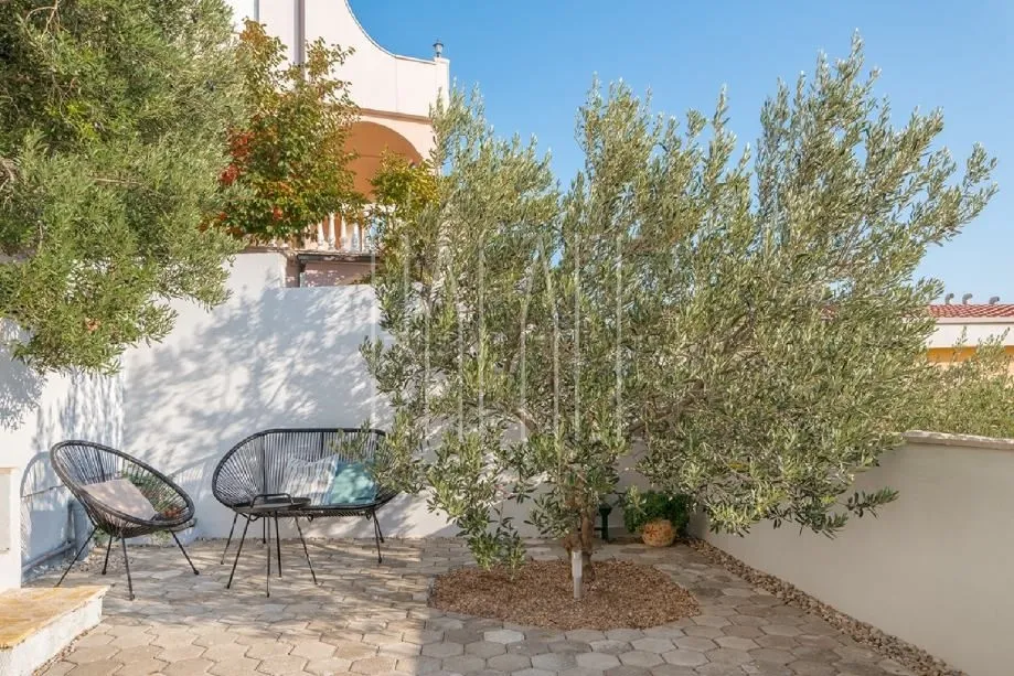 novouređena kuća u blizini mora: pisak 230m2 (prodaja) - slika 16