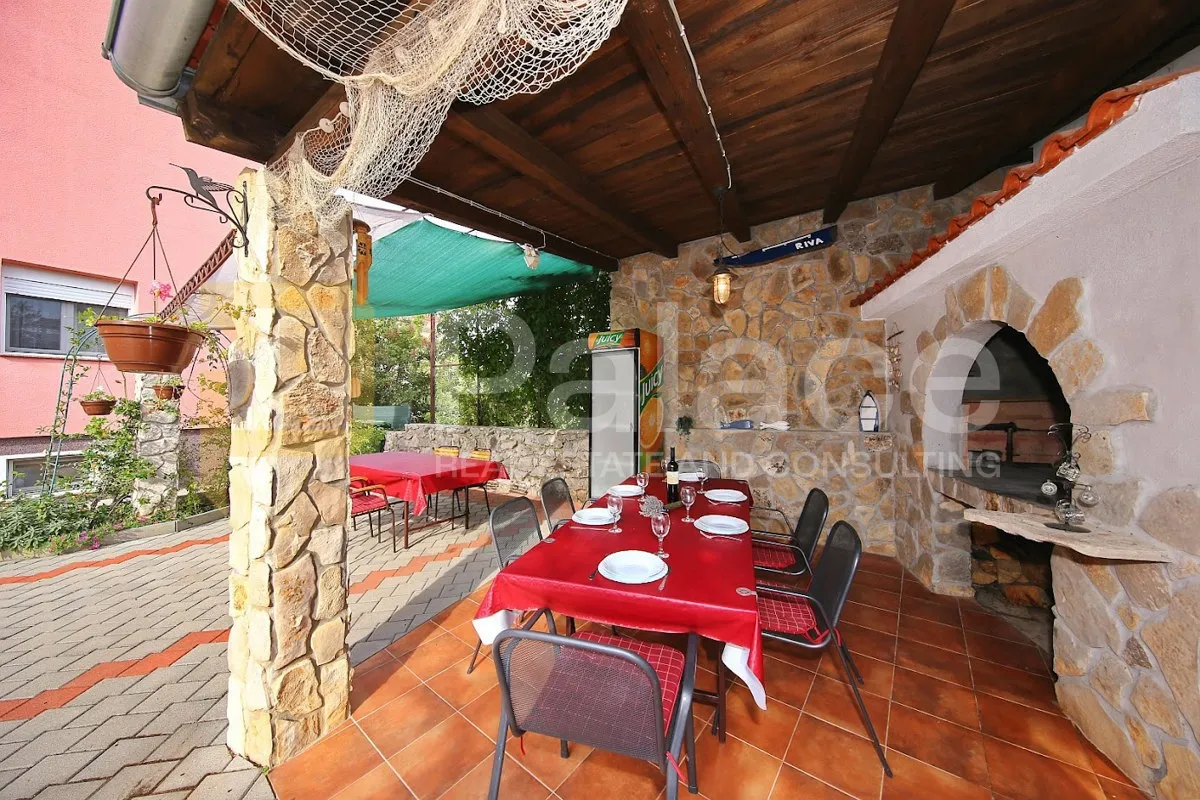 kuća sa šest stambenih jedinica - pirovac - slika 5
