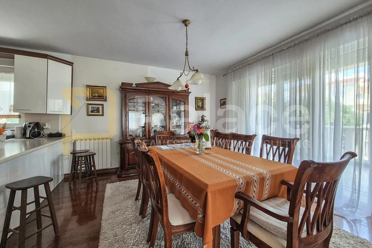obiteljska kuća s apartmanima i mediteranskim vrtom – vodice - slika 5