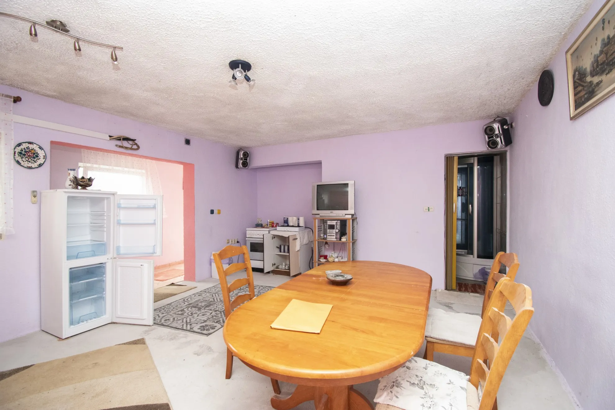 građevinski teren 2896 m2 sa kućom 100m2, bilice - slika 2