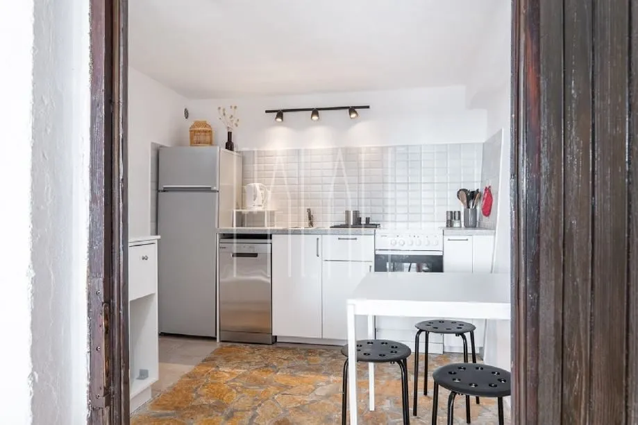 novouređena kuća u blizini mora: pisak 230m2 (prodaja) - slika 9