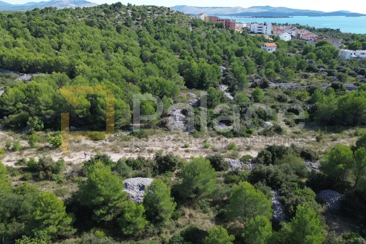 prilika: građevinski teren ogromnog potencijala, podsolarsko 5158 m2 - slika 7