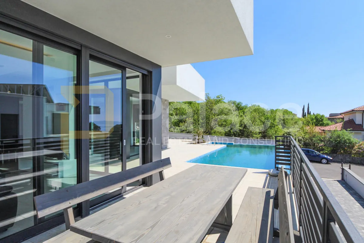 nekretnina iz snova u kostreni – vila s bazenom i tri stana, 332m2 - slika 29