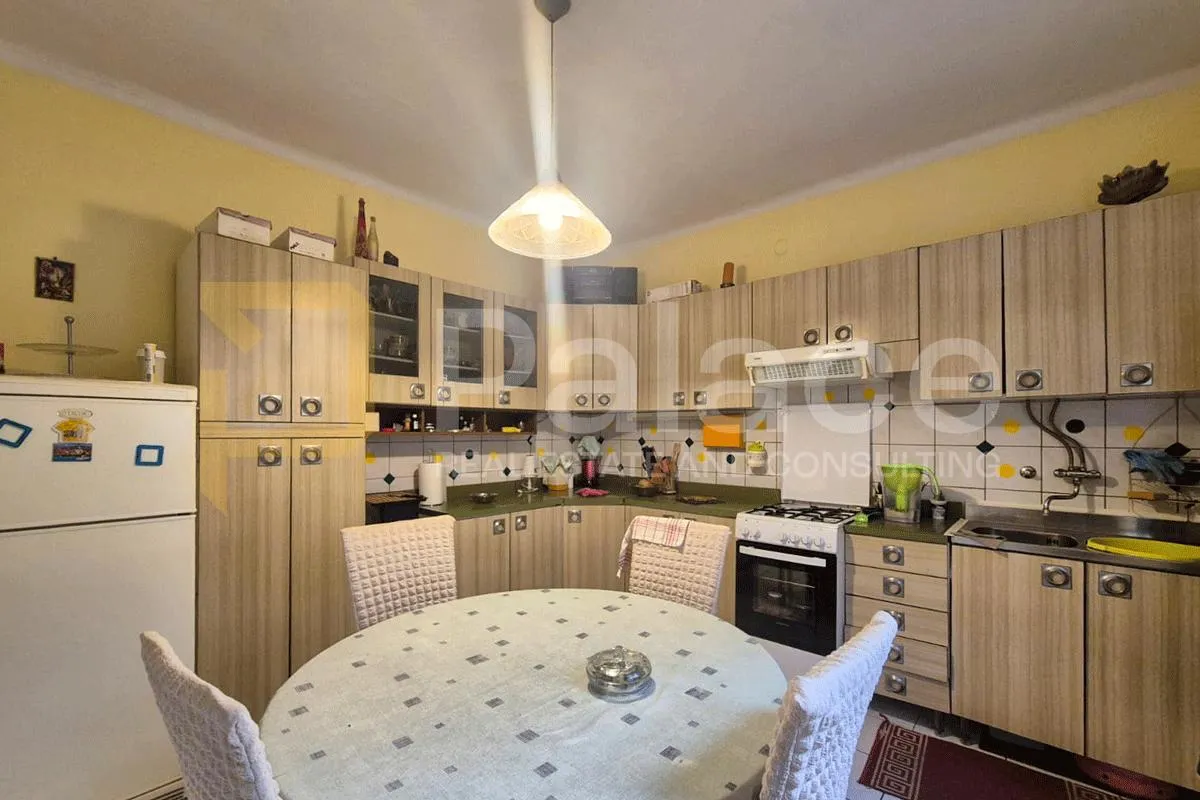 dvosobni stan u prizemlju, baldekin, 65 m2 - slika 4