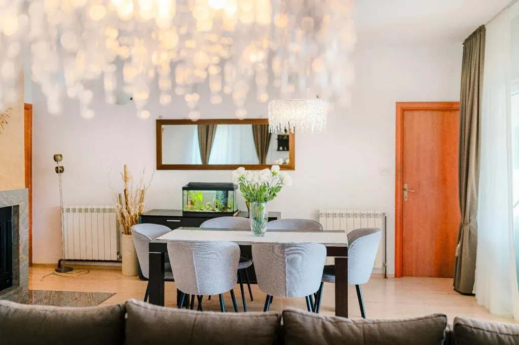 predivna kuća sa bazenom, lozovac, 320 m2 - slika 6