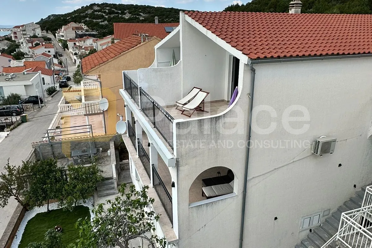 kuća predivnog pogleda na izrazito atraktivnoj lokaciji, tisno - slika 4