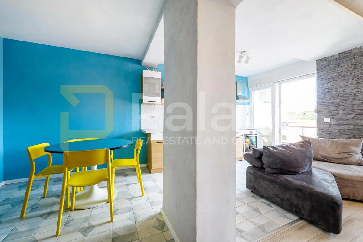 moderan, renoviran stan lijepog tlocrta u centru šibenika, 71 m2 - slika 7