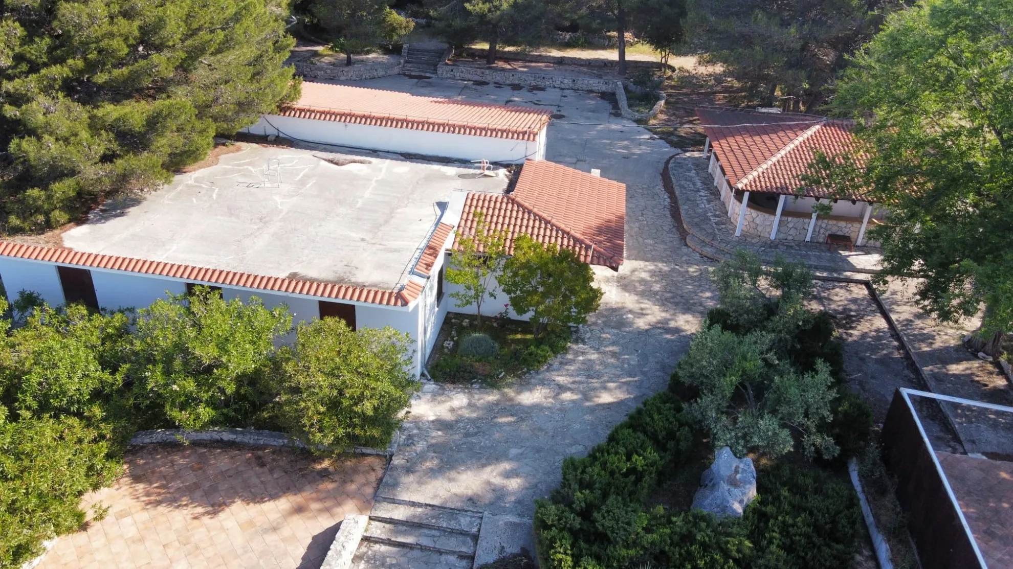 atraktivan noćni klub uz plažu na terenu od 5038 m2, pirovac - slika 6