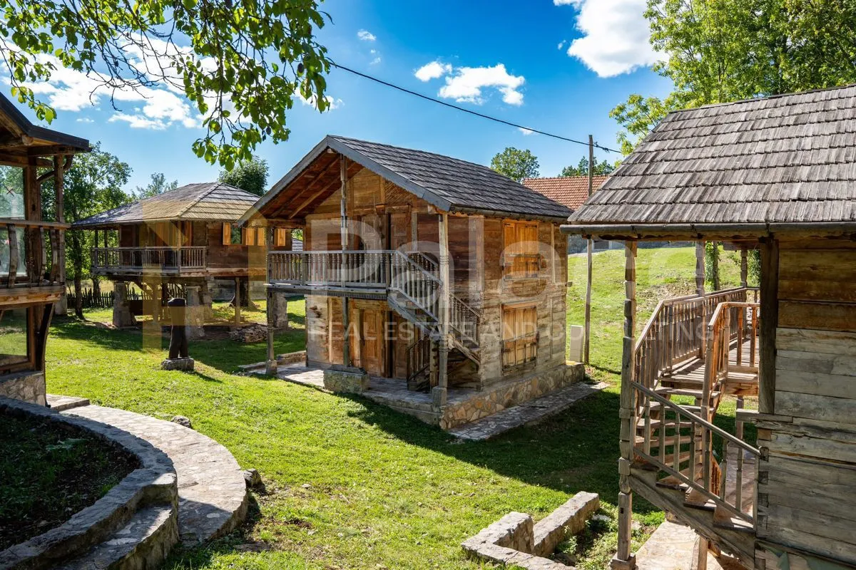 lika: fantastično etno selo između zadra i plitvičkih jezera - slika 20