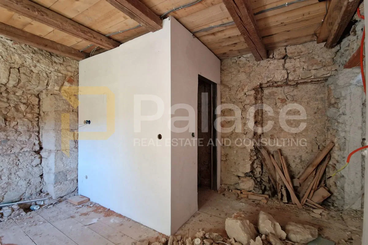 predivna kamena kuća s okućnicom i pogledom, križišće, 250 m² - slika 21