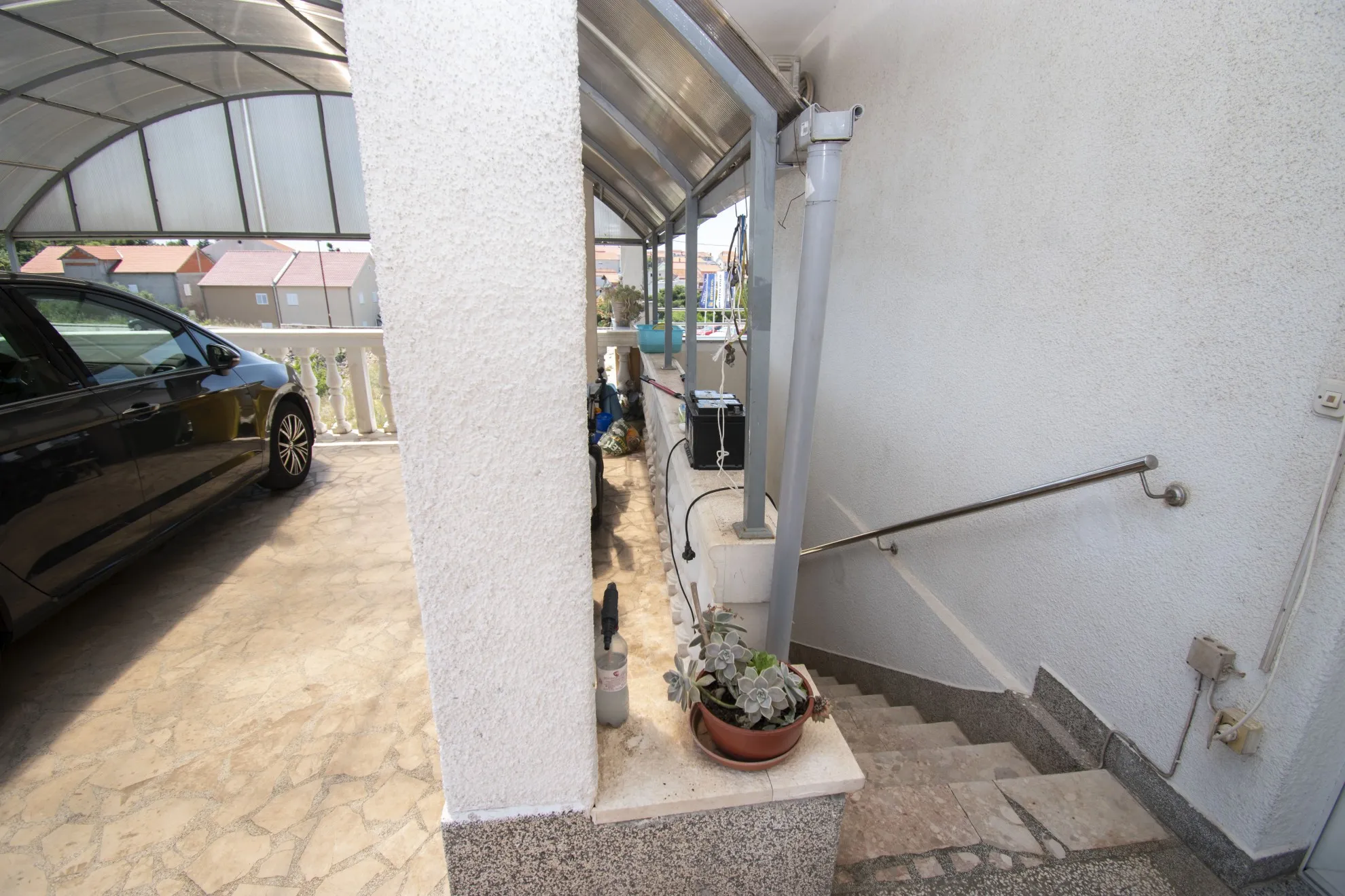 prostrana uređena obiteljska kuća na meterizama, 362 m2 - slika 15