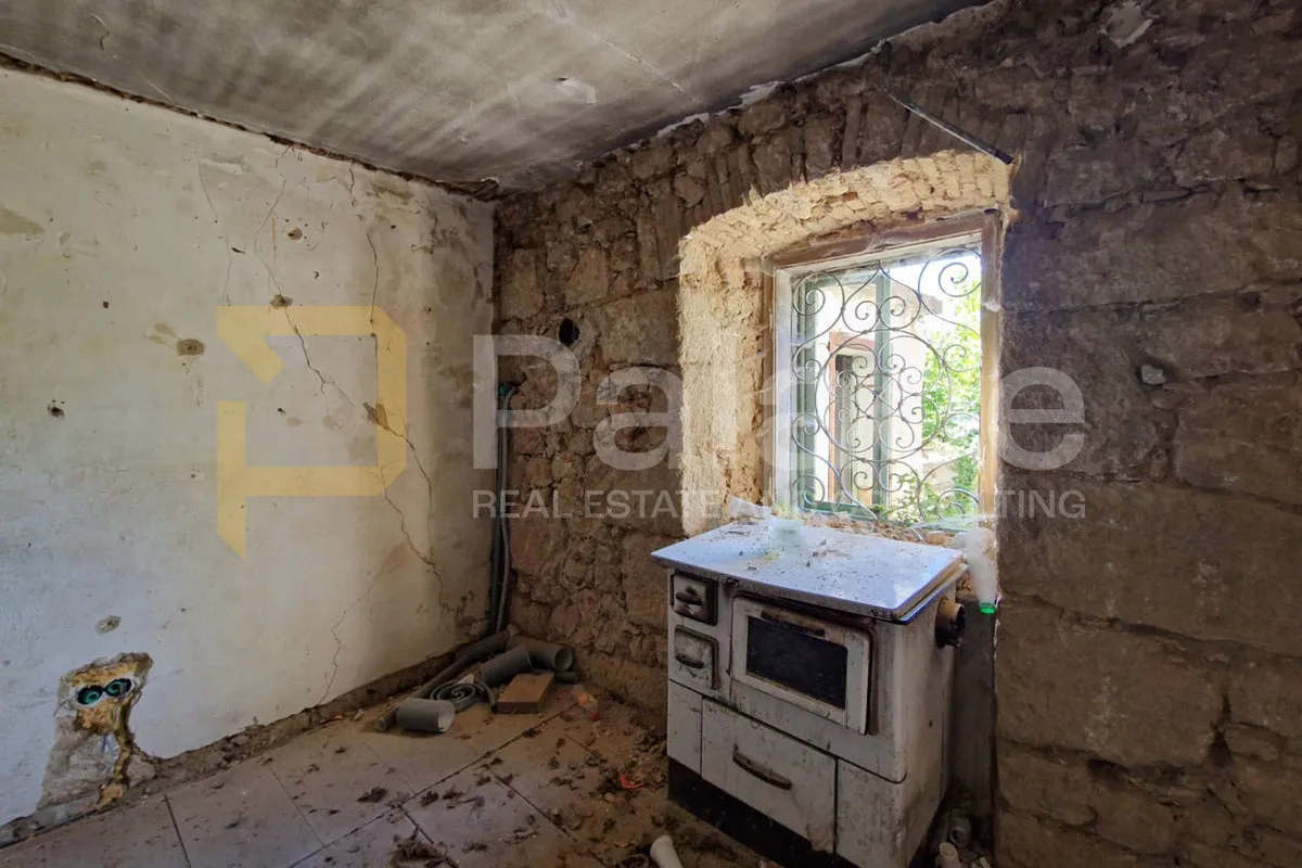 predivna kamena kuća s okućnicom i pogledom, križišće, 250 m² - slika 24