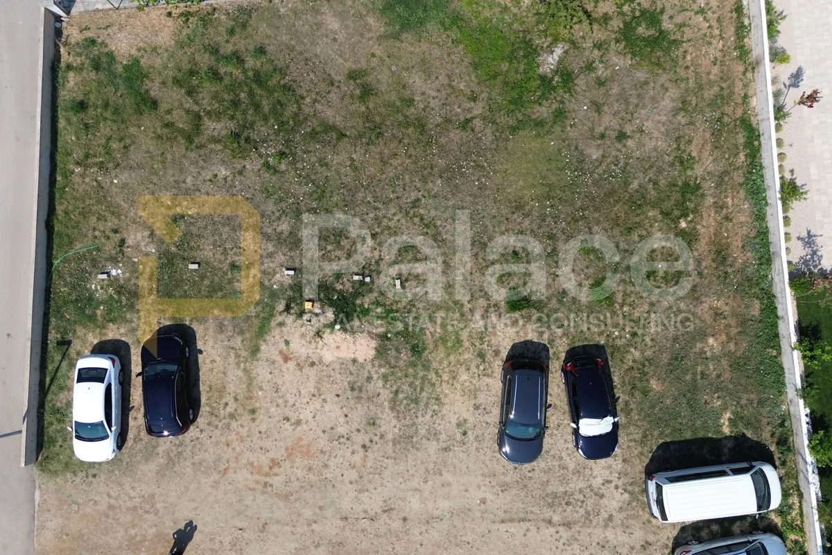 zemljište sa projektom i građevinskom dozvolom na odličnoj lokaciji - slika 8