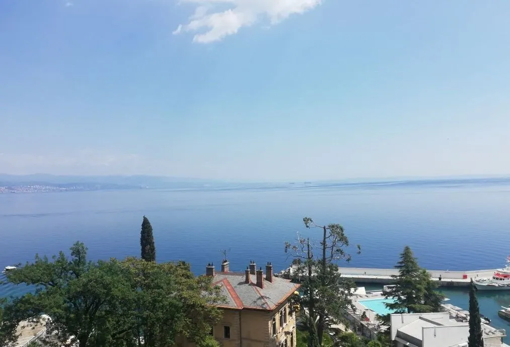 uređen stan u vili na 30 metara od mora, 97m2, opatija - slika 4