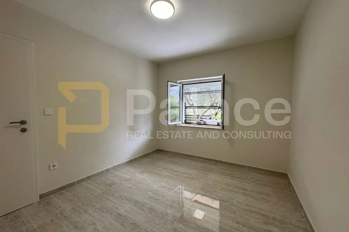 orebić - dva stana 146 m², renovirano 2025. g, blizu mora - slika 11