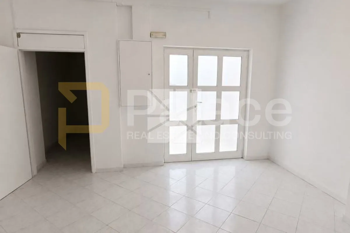 poslovno-prodajni prostor sa skladištem i parkingom, 335 m² - slika 5